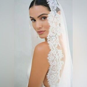 Royal Mantilla Lace Wedding Veil